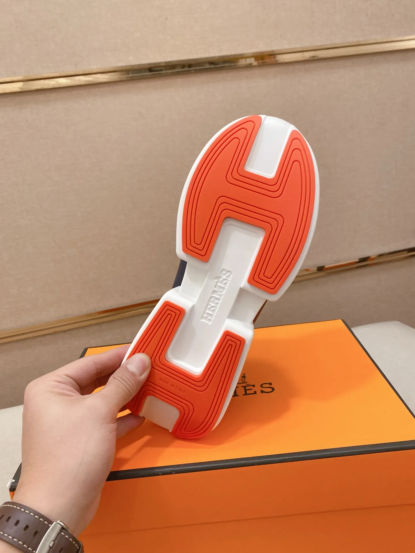 Men's clothing and shoes💰: 480💰《HERMES》【Classic original order·Version】Hermès; top 🔝purchasing agent🔍🔍men's latest 🇺🇸 counter sales simultaneously, imported from Italy original ▲▲cowhide ▲▲ (high-end, nobility, class) ) Exquisite workmanship (Italian 🇮🇹 imported water-dyed 🐂 cowhide lining) sole: original sole provided by the original factory, ⚠️exclusive double-layer activity·TPR·rubber·combined molded outsole; super comfortable·wear-resistant·non-slip·environmental protection The real thing is more beautiful if you take the real thing (high quality, follow the order). You can enter and exit the counter at will * Number of yards: 38-44 (45 can be customized and cannot be returned or exchanged)